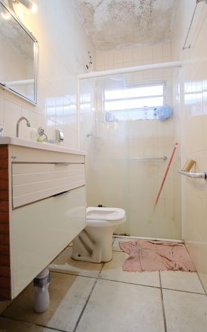 Casa à venda com 139m², 4 quartos e 2 vagasBanheiro de serviço