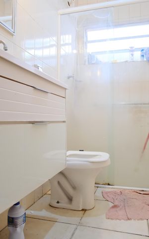 Casa à venda com 139m², 4 quartos e 2 vagasBanheiro de serviço