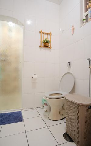 Casa à venda com 139m², 4 quartos e 2 vagasBanheiro Social