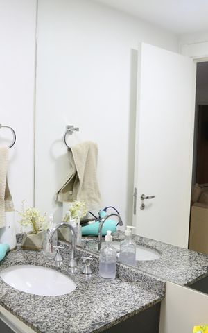 Apartamento à venda com 65m², 2 quartos e 1 vaga Apartamento à venda com 65m², 2 quartos e 1 vagaBanheiro