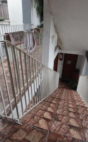 Apartamento à venda com 46m², 2 quartos e 1 vagaEscada