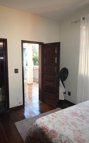 Casa à venda com 320m², 5 quartos e 3 vagasQuarto 4