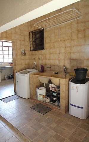 Casa à venda com 320m², 5 quartos e 3 vagasÁrea de Serviço