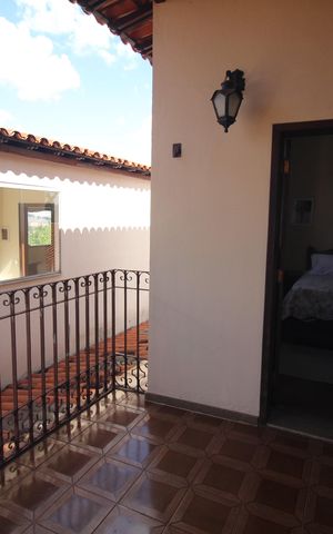 Casa à venda com 320m², 5 quartos e 3 vagasVaranda quarto 4