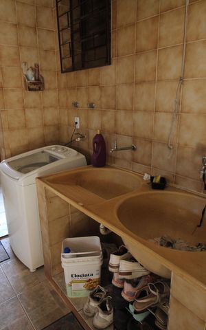 Casa à venda com 320m², 5 quartos e 3 vagasÁrea de Serviço