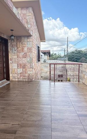 Casa à venda com 250m², 3 quartos e 1 vaga