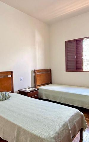 Casa à venda com 250m², 3 quartos e 1 vaga