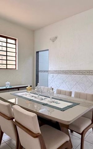 Casa à venda com 250m², 3 quartos e 1 vaga