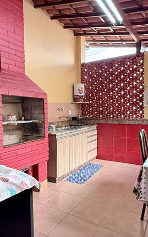 Casa à venda com 250m², 3 quartos e 1 vaga