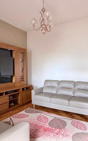 Casa à venda com 250m², 3 quartos e 1 vaga