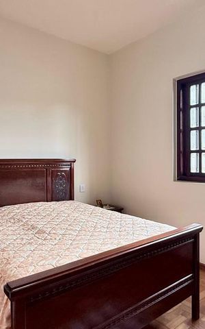 Casa à venda com 250m², 3 quartos e 1 vaga