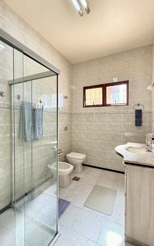 Casa à venda com 250m², 3 quartos e 1 vaga