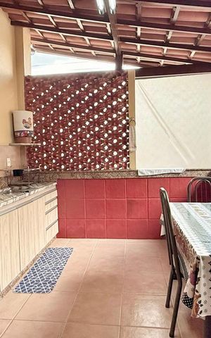 Casa à venda com 250m², 3 quartos e 1 vaga