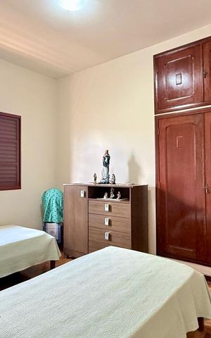 Casa à venda com 250m², 3 quartos e 1 vaga