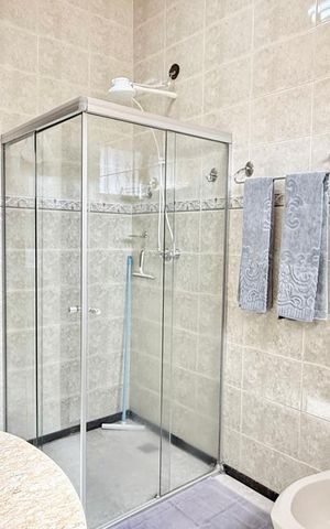 Casa à venda com 250m², 3 quartos e 1 vaga