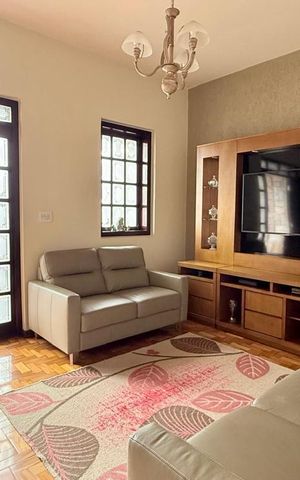 Casa à venda com 250m², 3 quartos e 1 vaga