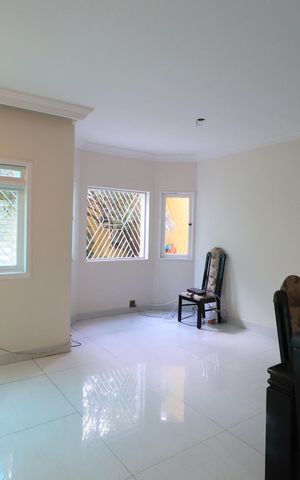 Casa à venda com 144m², 3 quartos e 2 vagasSala