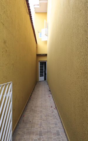 Casa à venda com 144m², 3 quartos e 2 vagasCorredor