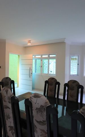 Casa à venda com 144m², 3 quartos e 2 vagasSala