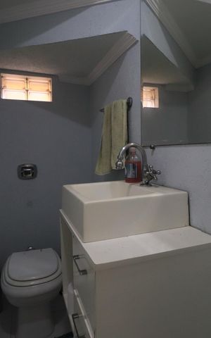 Casa à venda com 144m², 3 quartos e 2 vagasLavabo