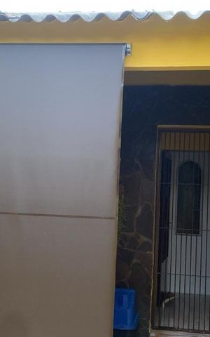 Casa à venda com 130m², 3 quartos e 2 vagas Casa à venda com 130m², 3 quartos e 2 vagasÁrea externa
