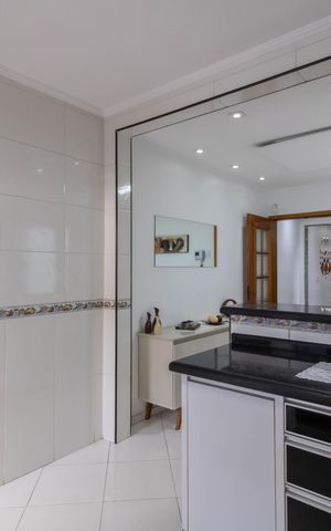 Casa à venda com 165m², 3 quartos e 2 vagas Casa à venda com 165m², 3 quartos e 2 vagasCozinha