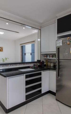 Casa à venda com 165m², 3 quartos e 2 vagas Casa à venda com 165m², 3 quartos e 2 vagasCozinha
