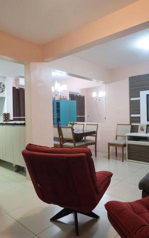 Casa de condomínio à venda com 134m², 3 quartos e 2 vagasSala