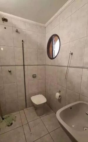 Casa à venda com 131m², 4 quartos e 2 vagas Casa à venda com 131m², 4 quartos e 2 vagasBanheiro
