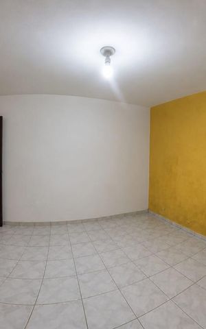 Casa à venda com 131m², 4 quartos e 2 vagas Casa à venda com 131m², 4 quartos e 2 vagasSala