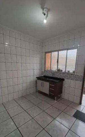 Casa à venda com 131m², 4 quartos e 2 vagas Casa à venda com 131m², 4 quartos e 2 vagasCozinha
