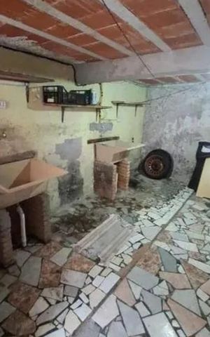 Casa à venda com 131m², 4 quartos e 2 vagas Casa à venda com 131m², 4 quartos e 2 vagasÁrea de serviço