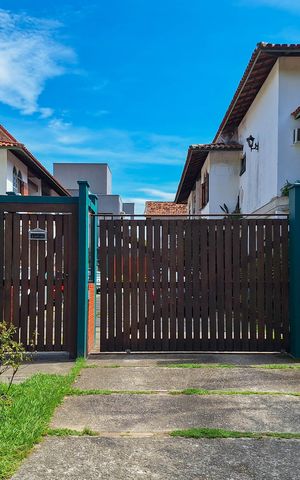 Casa de condomínio à venda com 81m², 2 quartos e 1 vaga Casa de condomínio à venda com 81m², 2 quartos e 1 vagaFachada