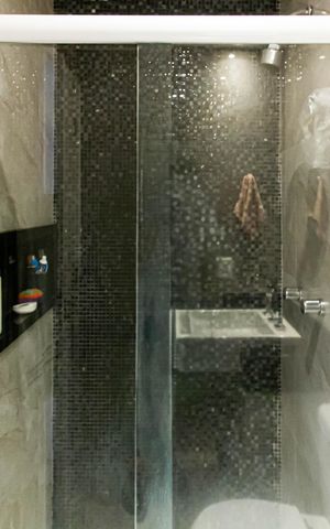 Apartamento à venda com 57m², 2 quartos e 1 vaga Apartamento à venda com 57m², 2 quartos e 1 vagaBanheiro