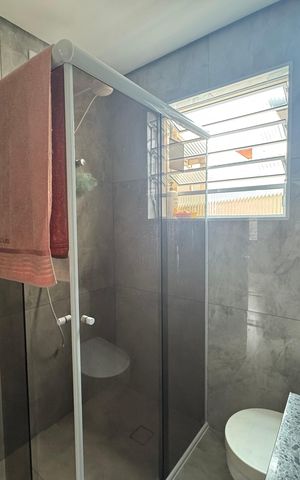 Casa à venda com 250m², 6 quartos e 2 vagas Casa à venda com 250m², 6 quartos e 2 vagasBanheiro