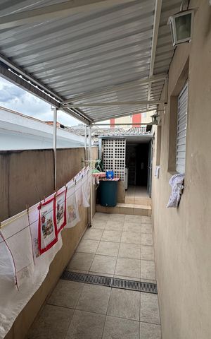 Casa à venda com 250m², 6 quartos e 2 vagas Casa à venda com 250m², 6 quartos e 2 vagasCorredor
