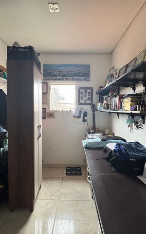 Casa à venda com 250m², 6 quartos e 2 vagas Casa à venda com 250m², 6 quartos e 2 vagasQuarto 4