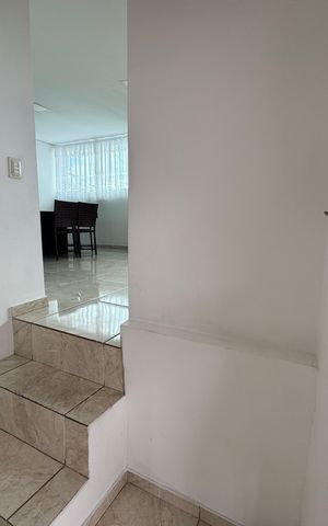 Casa à venda com 250m², 6 quartos e 2 vagas Casa à venda com 250m², 6 quartos e 2 vagasAcesso