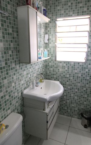 Casa à venda com 204m², 4 quartos e 1 vagaBanheiro 1