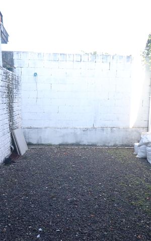 Casa à venda com 88m², 2 quartos e 2 vagasÁrea dos fundos 