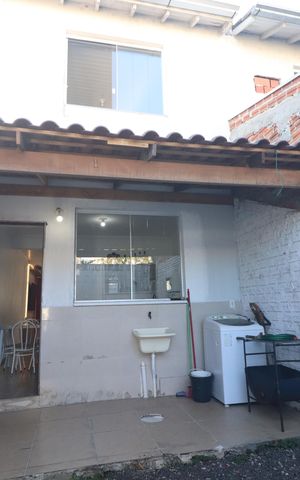 Casa à venda com 88m², 2 quartos e 2 vagasÁrea dos fundos 