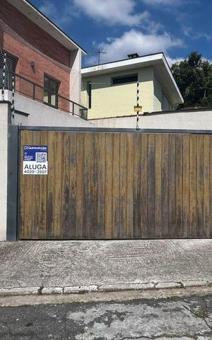 Casa à venda com 80m², 2 quartos e sem vaga Casa à venda com 80m², 2 quartos e sem vagaFachada