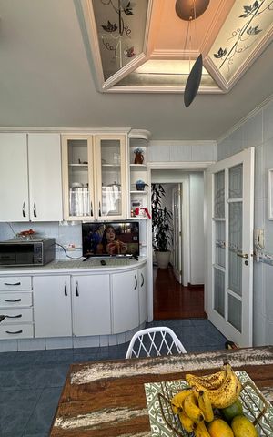 Apartamento à venda com 155m², 3 quartos e 3 vagas Apartamento à venda com 155m², 3 quartos e 3 vagasCozinha