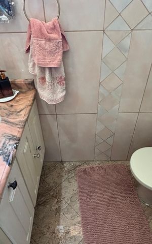 Apartamento à venda com 155m², 3 quartos e 3 vagas Apartamento à venda com 155m², 3 quartos e 3 vagasBanheiro