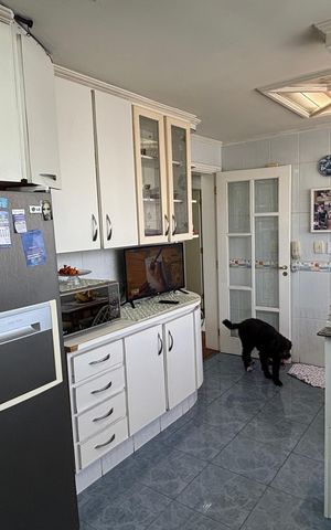 Apartamento à venda com 155m², 3 quartos e 3 vagas Apartamento à venda com 155m², 3 quartos e 3 vagasCozinha