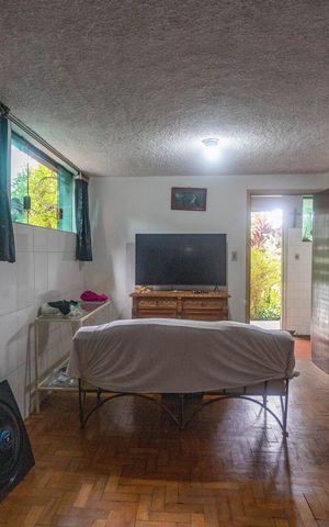Casa à venda com 700m², 3 quartos e 12 vagas Casa à venda com 700m², 3 quartos e 12 vagasQuarto de serviço