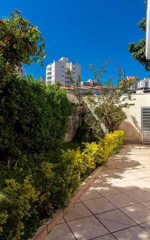 Casa à venda com 170m², 3 quartos e 4 vagasQuintal