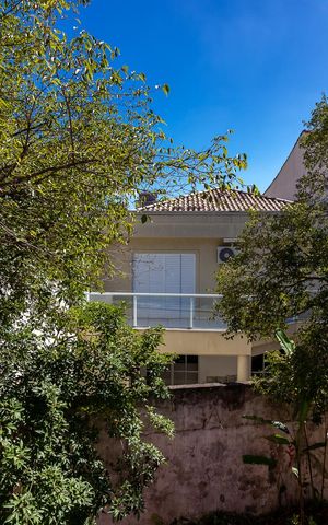 Casa à venda com 170m², 3 quartos e 4 vagasQuarto 2 - Vista