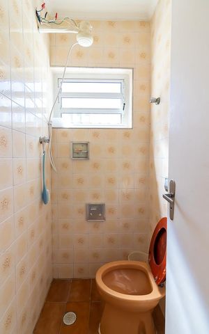 Casa à venda com 170m², 3 quartos e 4 vagasBanheiro de Serviço