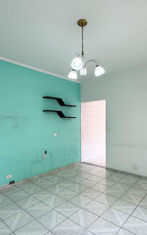 Casa à venda com 160m², 3 quartos e 2 vagas Casa à venda com 160m², 3 quartos e 2 vagasSala